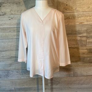 🛍️3/$30 Van Heusen women's blush coloured flowy blouse  in size x-small‎